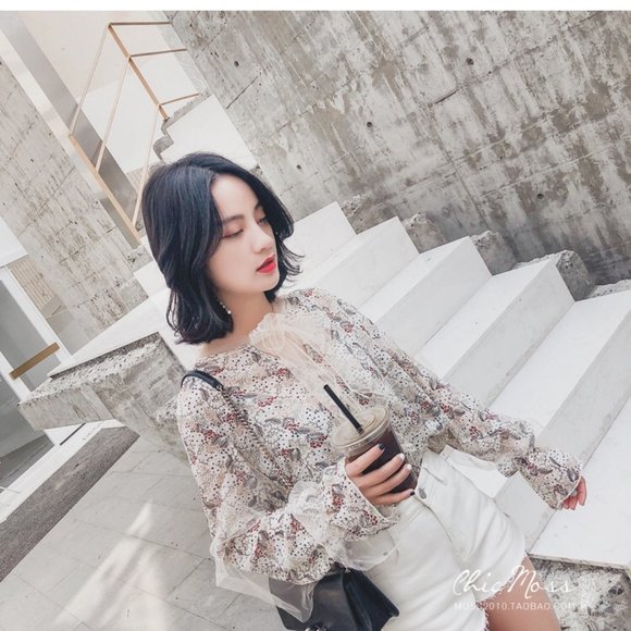 Chiffon Floral Patterned Blouse - Picture 2 of 4